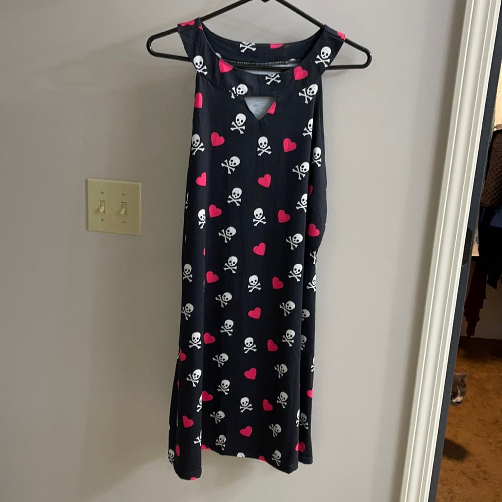 Cute skull and Hearts sundress, black and pink, size small, never been worn